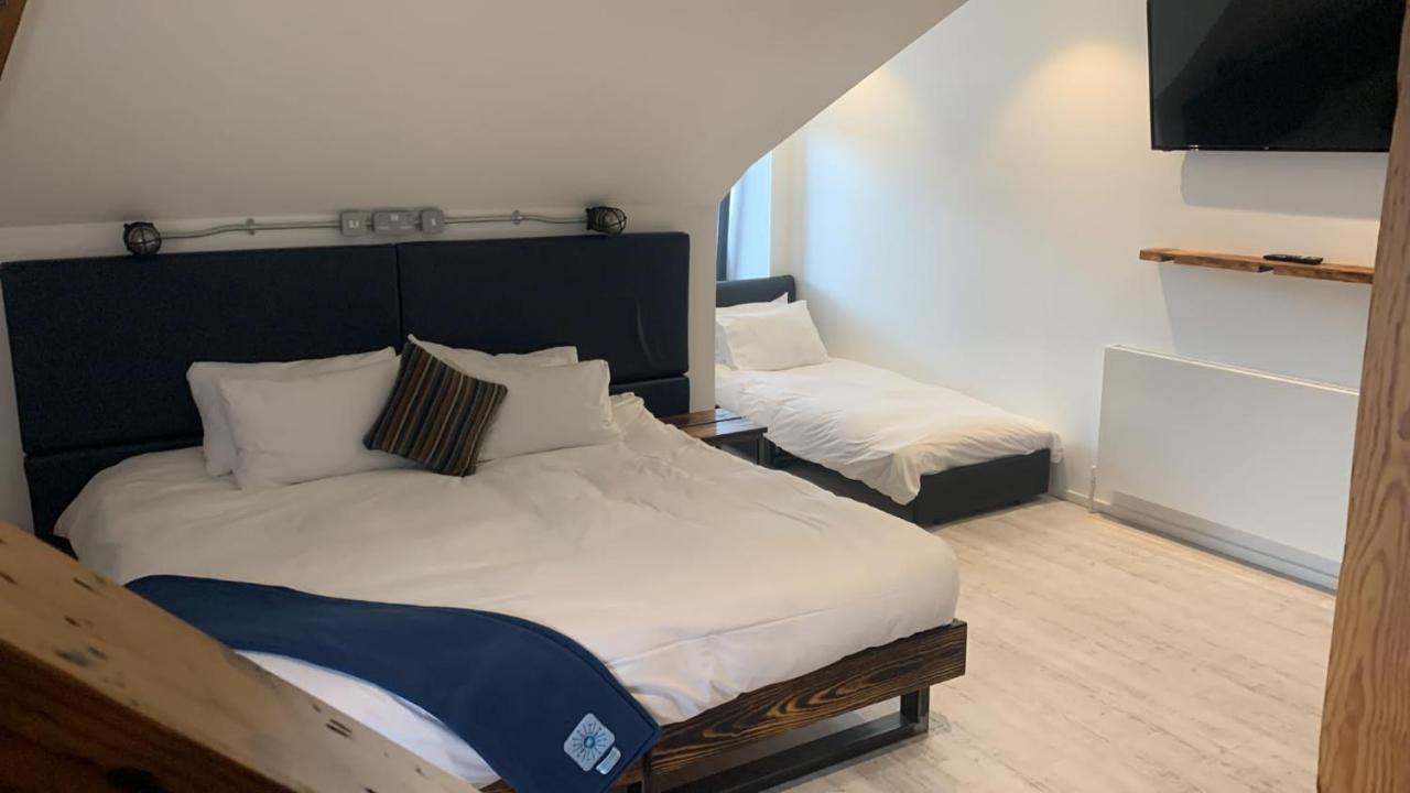 Cardiff Arms Bistro & Hotel Treorky Kültér fotó