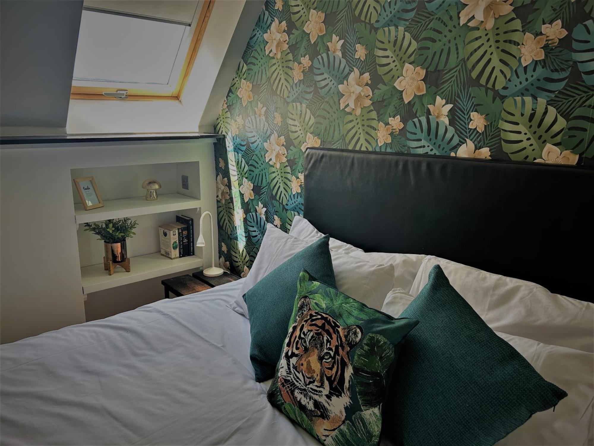 Cardiff Arms Bistro & Hotel Treorky Kültér fotó