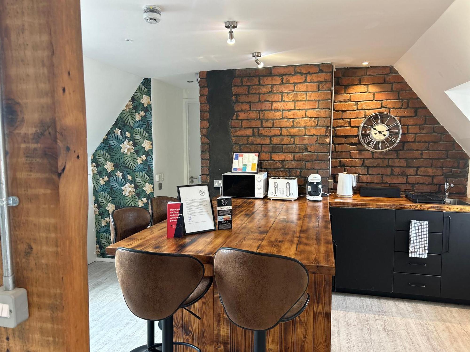 Cardiff Arms Bistro & Hotel Treorky Kültér fotó