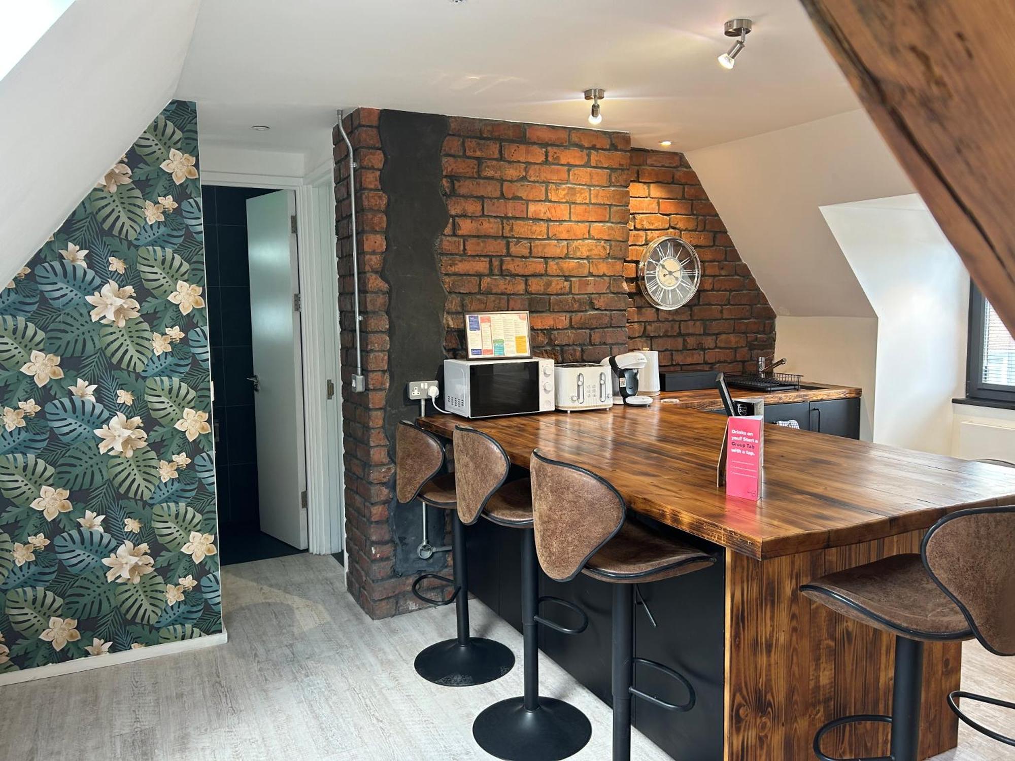 Cardiff Arms Bistro & Hotel Treorky Kültér fotó